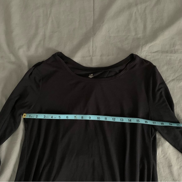 GAP Breathe Fit black open back tie top - Picture 4 of 7